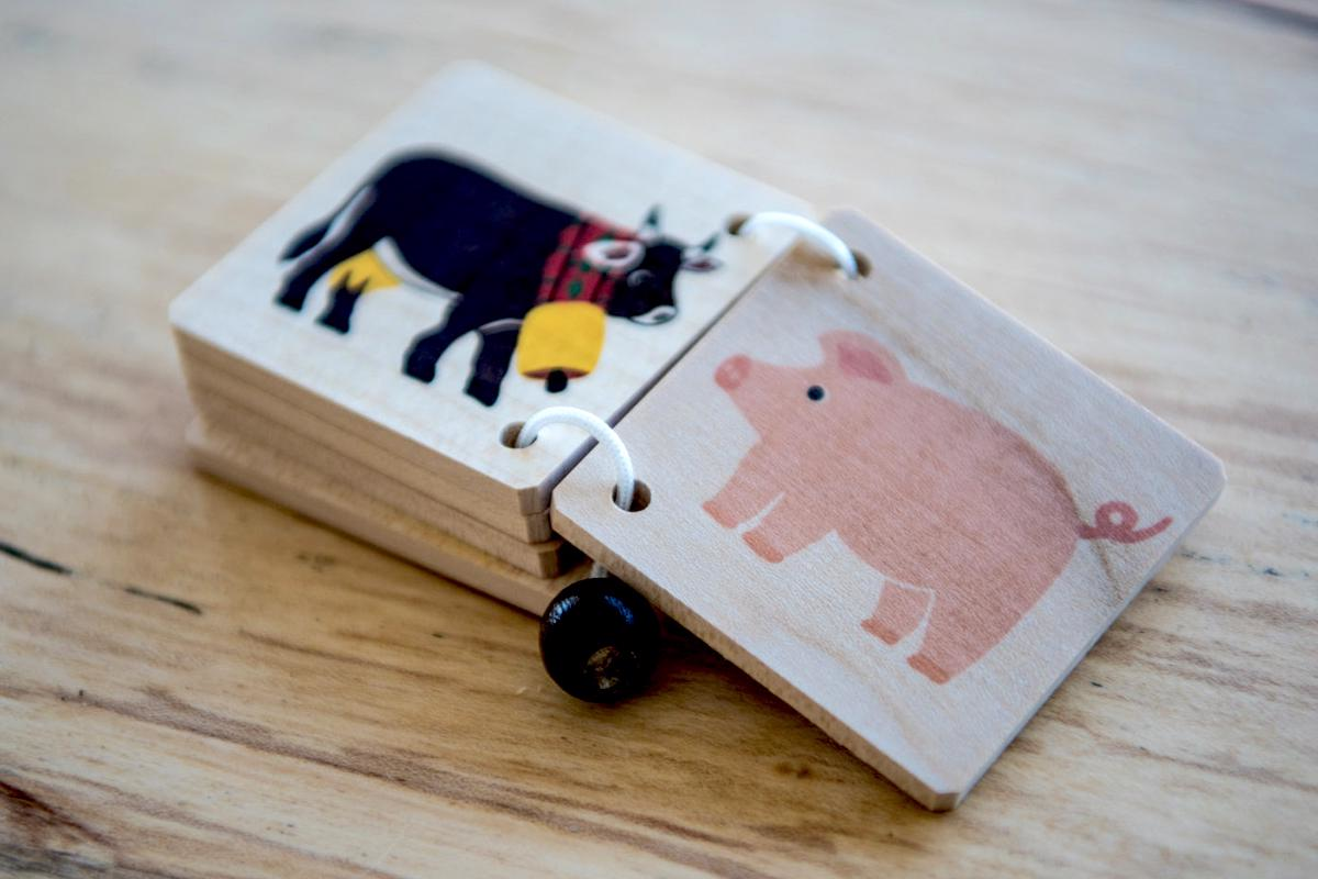 Wooden picture book Winter