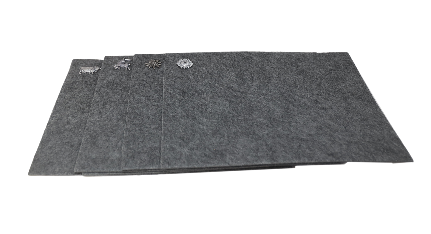 Felt placemat with metal motifs grey