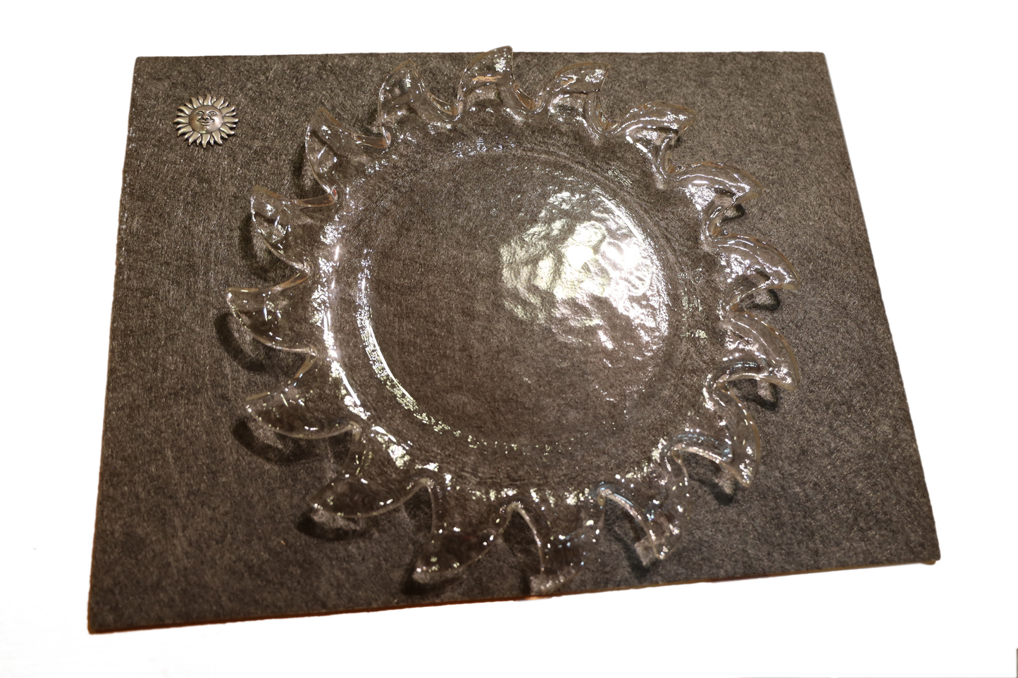 Felt placemat with metal motifs grey