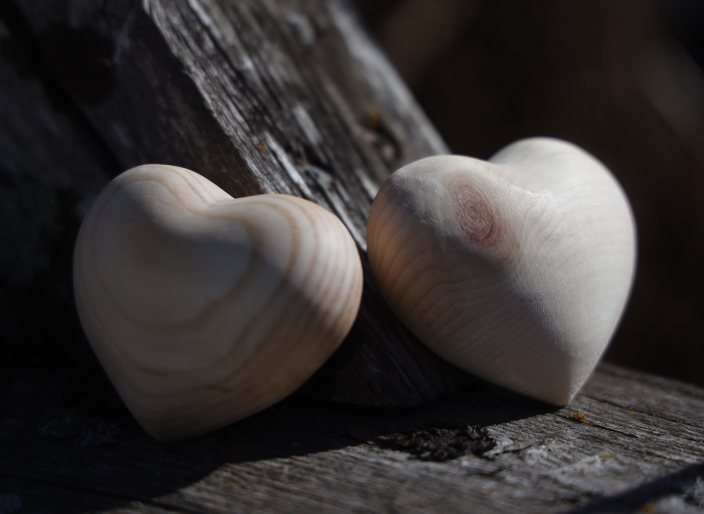 Swiss pine heart hand flatterer